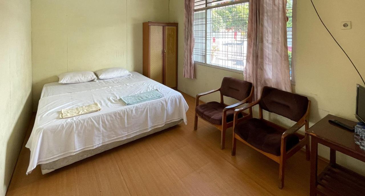 Valencia Homestay Redpartner Parapat Buitenkant foto